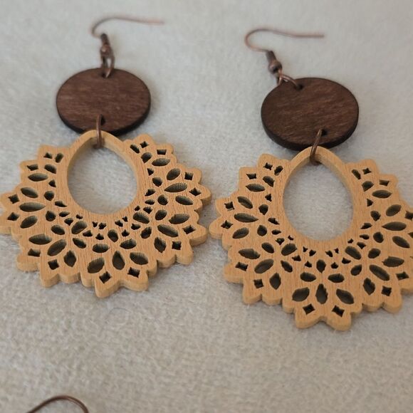 Wooden earrings 2 pair - Picture 3 of 10